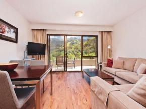 Lantern 1 Bedroom Balcony with car space and mountain view